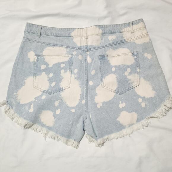 Wild Fable light wash bleach dye high rise cutoff denim shorts size 18 - Picture 3 of 10